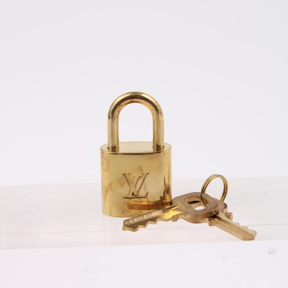 Authentic Louis Vuitton Luggage - Picture 4 of 10